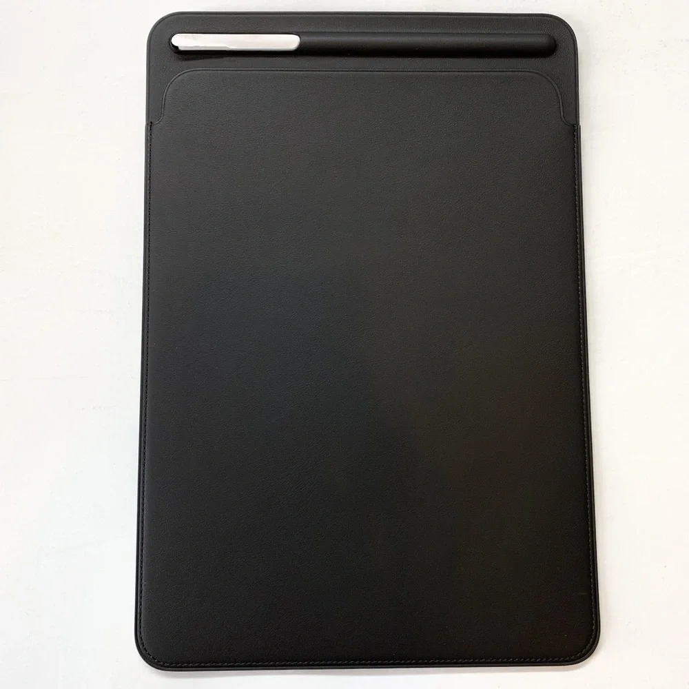 Apple Genuine iPad Pro 10.5” - Natural Leather Black Sleeve 🍎
